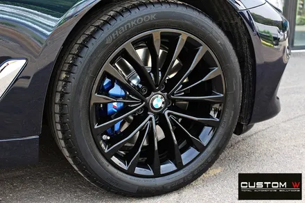 BMW G30 530i 블랙유광 휠 도색, 블루 캘리퍼 도색 / 용인 처인구