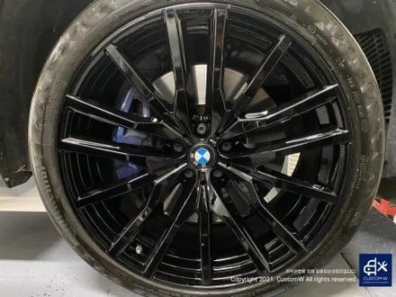 BMW G05 X5 22인치 742M 휠 상처 수리 후, 블랙 유광 휠도색 / 용인 처인구