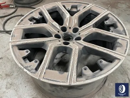 BMW 휠.. 왜 이렇게 만들까... 휠에 장착된 플라스틱 커버는 무슨 의미가 있나? 경량화? 디자인? 신형 740D 신0차 출고 작업 휠 커버 + 휠 블랙 도색 + 캘리퍼  도색 / 용인 처인구