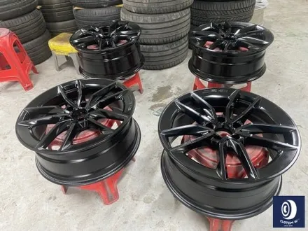 벤츠 C43 AMG 휠 상처 수리 후, 다이아몬드 커팅 가공을 이용한 블랙 폴리시 투톤 휠 커스텀 도색 / 용인 처인구