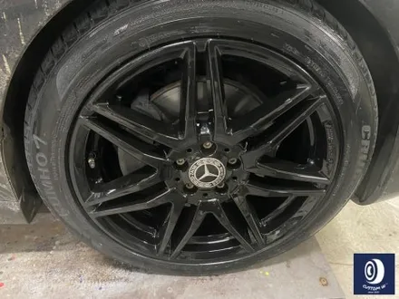 벤츠 V클래스 V300D 휠 상처 수리 후, 블랙 유광 휠도색 + 손상된 타이어 신품으로 교체 작업까지_! / 용인 처인구