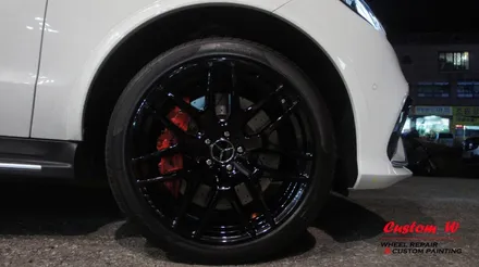 벤츠 AMG 라면 스포티한 블랙 휠과 레드 캘리퍼 조합을! 벤츠 GLE 63 AMG 블랙유광 휠도색, 레드 캘리퍼도색 작업기. / 용인 처인구