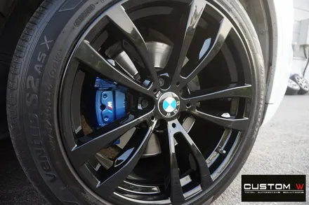 BMW X5 40D 부식 녹 제거 후, 캘리퍼 도색 / 휠상처 수리 후,  블랙유광 휠도색. / 용인 처인구