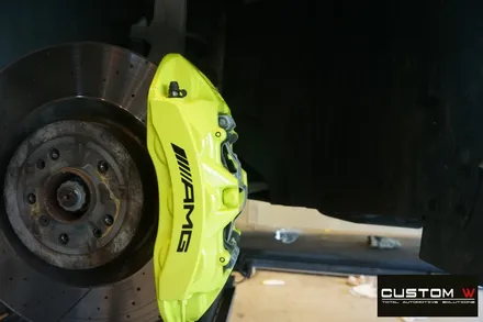 벤츠 GLE63AMG 잘 못된 휠수리 도색 이력이 있는 휠 박리 후 투톤 휠도색  재작업 ,  애시드 그린 (형광) 캘리퍼도색. / 용인 처인구