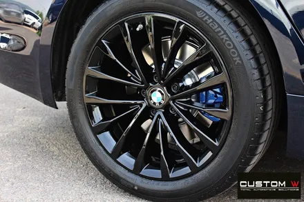 BMW G30 530i 블랙유광 휠 도색, 블루 캘리퍼 도색 / 용인 처인구