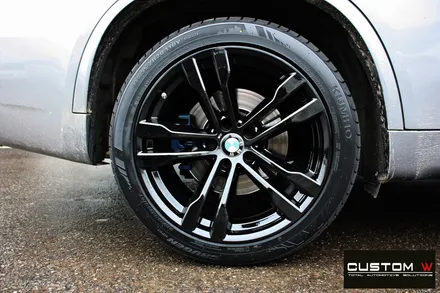 BMW X5 50d 약품 박리, 휠 상처 수리 후 블랙유광 휠도색 / 용인 처인구