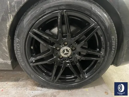 벤츠 V클래스 V300D 휠 상처 수리 후, 블랙 유광 휠도색 + 손상된 타이어 신품으로 교체 작업까지_! / 용인 처인구