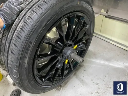 벤츠 GLE450 타 업체 잘못된 수리 도색 이력 / 기존 페인트 제거 (약품 박리) 후, 마차휠 블랙 유광 휠도색 + 레드 캘리퍼 도색 / 용인 처인구