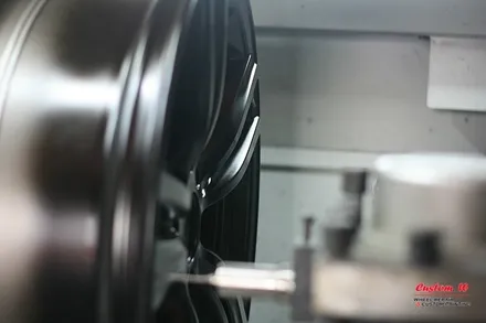 휠수리를 위해 왔지만 다이아몬드컷팅휠수리로 블랙폴리시 타입으로 컬러변경! BMW 428I / 용인 처인구