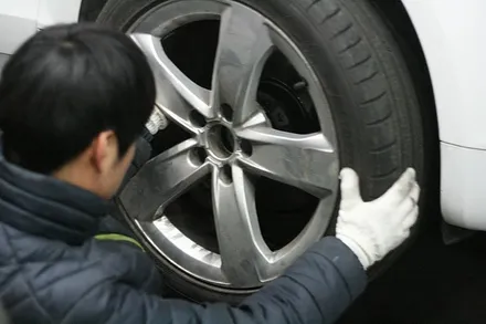 아우디 TT 휠만 빼고 관리가 잘 된 차량 휠수리 후 고스트크롬 휠도색 / 용인 처인구