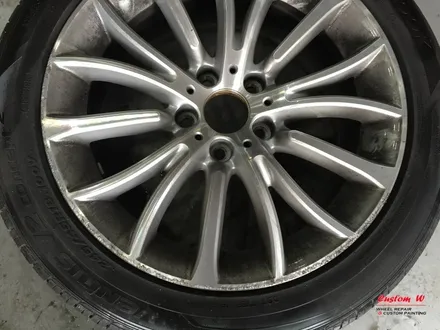 BMW 520D 럭셔리 모델 조수석 프론트,리어 휠 상처수리를 위해 다이아몬드컷팅 휠수리를 했습니다. / 용인 처인구
