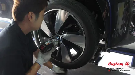 미래에서 만들어 오늘을 달리는 BMW I3 차량의 다이아몬드컷팅 휠수리. / 용인 처인구