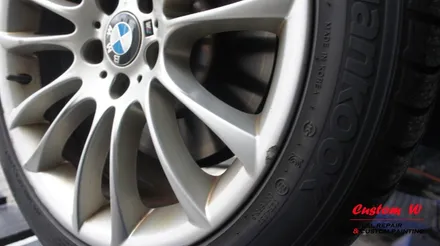 휠수리를 하고 고스트크롬 휠도색을 위해 멀리서 온 BMW7시리즈 차량입니다. / 용인 처인구