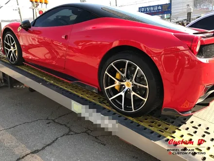 커스텀W에서는 가능한 페라리 458 이탈리아의 볼스테이너 휠을 포르쉐 카레라 GT3 RS의 휠 컬러로 휠도색. / 용인 처인구