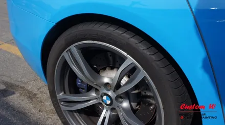 BMW M5(F10) 2대의 차량 휠 상처수리 후 입맛대로 취향대로 맷블랙(블랙무광) 휠도색과 블랙유광 휠도색. / 용인 처인구