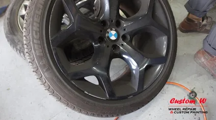 잘 못된 도색이력의 BMW X6 Y스포크 휠 제대로 박리 후 블랙유광 휠도색 + 부식된 캘리퍼 레드 캘리퍼도색. / 용인 처인구