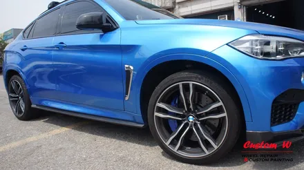 커스텀W를 찾아온 헤비급이지만 M! BMW X6M 차량의 블랙유광 휠도색. / 용인 처인구