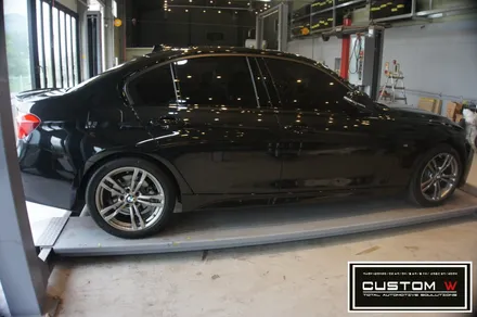 F30 BMW 320I 휠수리 후 블랙유광 휠도색, 레드 캘리퍼도색. / 용인 처인구