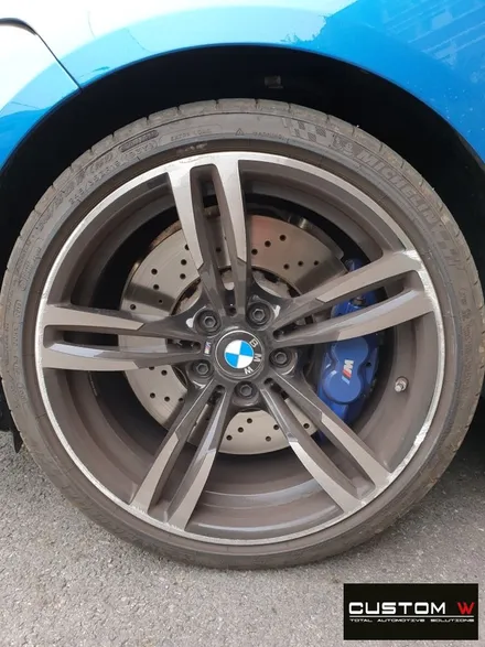 BMW M2 심하게 손상된 437M 휠 상처 수리 후,무광 브론즈 휠도색. / 용인 처인구