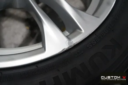 BMW F10 520D M 에어로 다이나믹 프로 에디션 휠 상처 수리, 블랙유광 휠도색 + 부식 녹 제거 후, 캘리퍼 도색. / 용인 처인구