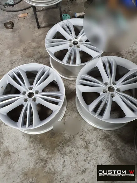 재규어 XJL 5.0 잘 못된 휠수리 도색 이력 약품 박리 후, 고스트 크롬 휠도색 재작업. / 용인 처인구