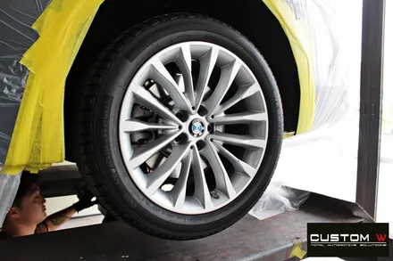 BMW G30 530i 블랙유광 휠 도색, 블루 캘리퍼 도색 / 용인 처인구