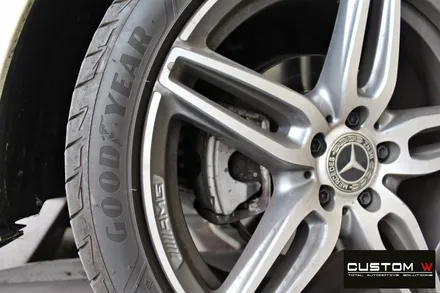 벤츠 E300 AMG LINE 블랙유광 휠 도색 + 레드 캘리퍼 도색 / 용인 처인구