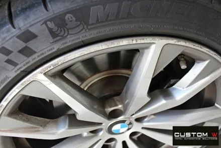 BMW X4 M40i  박리 후 블랙유광 휠도색 + 레드 캘리퍼 도색 / 용인 처인구