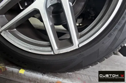 벤츠 GLE350d 쿠페 휠 상처 수리 후 블랙유광 휠도색 + 카본 세라믹 골드 캘리퍼 도색 / 용인 처인구