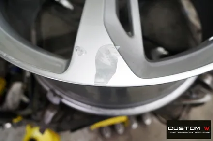 아우디 RS7 잘못된 휠도색 약품 박리 후 휠 상처 수리 및 아우디 정품 실버 휠복원 재작업 / 용인 처인구