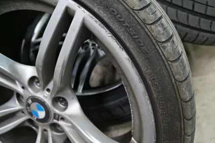 BMW Z4 휠 상처 수리 후 블랙유광 휠도색 + 블랙 캘리퍼 도색 / 용인 처인구