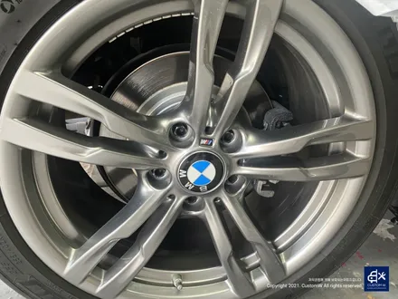 휠, 캘리퍼 모두 새 옷을 입히자! BMW 320i 휠수리 후 블랙유광 휠도색 + 블루 캘리퍼 도색 / 용인 처인구