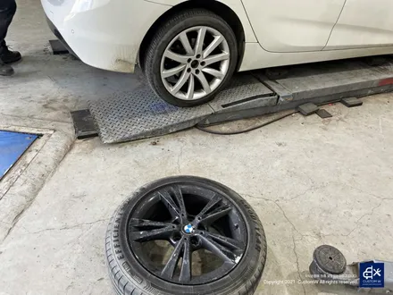 BMW 액티브 투어러 휠수리 후 블랙유광 휠도색 / 용인 처인구