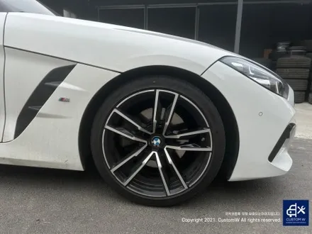 따뜻한 봄에 오픈 에어링의 기쁨을 누릴 수 있는 BMW G29 Z4 20i 휠 상처 수리 후, 유광 블랙 휠도색 그리고 블루 캘리퍼 도색까지_! / 용인 처인구
