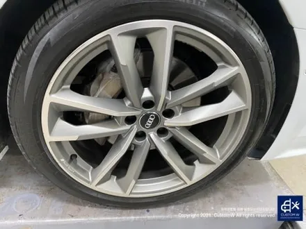 아우디 A7 50TDI 20인치 휠 상처 수리 후, 다이아몬드 커팅 가공을 이용한 블랙 폴리시 휠 커스텀 도색 작업 그리고 레드 캘리퍼 도색 작업까지_! / 용인 처인구