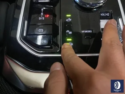BMW 휠.. 왜 이렇게 만들까... 휠에 장착된 플라스틱 커버는 무슨 의미가 있나? 경량화? 디자인? 신형 740D 신0차 출고 작업 휠 커버 + 휠 블랙 도색 + 캘리퍼  도색 / 용인 처인구