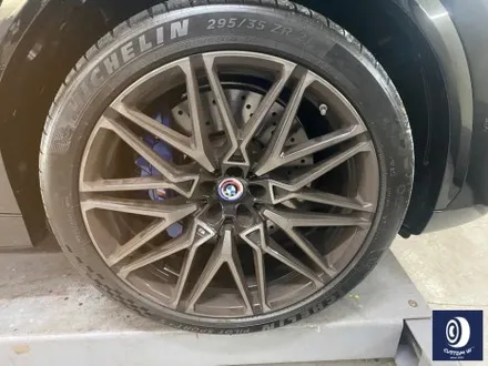 BMW X6M 818M 블랙 유광 휠도색 + 레드 캘리퍼 도색_! / 용인 처인구