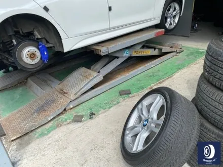 잘못된 휠 수리 도색 이력이 있는 BMW F30 330i 400M 약품 박리 ( 페인트 제거) 후, 하이그로시 블랙 (검정 유광) 휠도색 / 용인 처인구