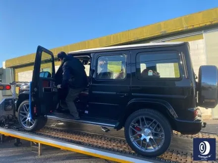 번호판도 장착되지 않은 신차 출고 작업_! / 벤츠 G63AMG 22인치 하이그로시 블랙 (검정 유광) 휠도색 (feat. 센터 휠 캡 주변 부품 모두 포함) / 용인 처인구