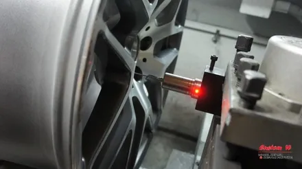 ML의 후속 벤츠 GLE 63AMG 다이아몬드컷팅 휠수리, 63S AMG 캘리퍼처럼 레드로 캘리퍼도색. / 용인 처인구