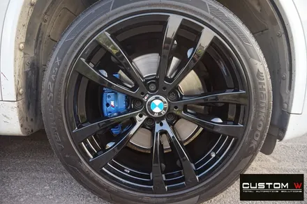 BMW X5 40D 부식 녹 제거 후, 캘리퍼 도색 / 휠상처 수리 후,  블랙유광 휠도색. / 용인 처인구