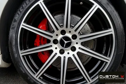 잘 못된 휠수리 도색 이력이 있는 벤츠 CLS63AMG 약품 박리 후, 재작업 다이아몬드 컷팅 블랙 폴리시 휠로 커스터 마이징, 레드 캘리퍼 도색 작업 까지.! / 용인 처인구