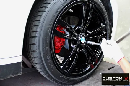 BMW 320i M패키지 블랙유광 휠도색 + 허브 방청 레드 캘리퍼 도색 / 용인 처인구