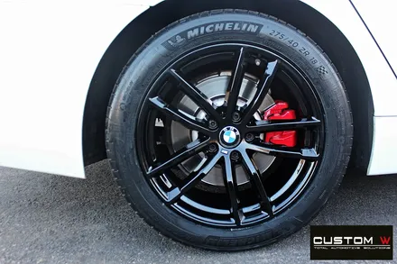 BMW G30 520d 662M 18인치 잘못된 휠수리 도색 이력 약품 박리 후 블랙유광 휠도색 + 레드 캘리퍼 도색 / 용인 처인구