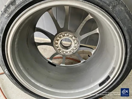 포르쉐 911(991 MK1) 카레라 GT3 센터락 휠 잘못된 도색 박리 후 블랙유광 휠도색 + 블루 캘리퍼 도색 / 용인 처인구