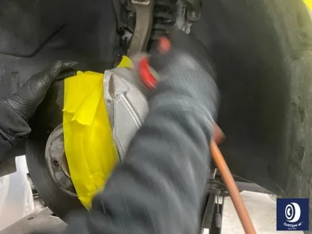 벤츠 W213 E300 18인치 블랙 유광 휠도색 + 지저분한 캘리퍼 부식 및 분진 제거 후, 깔끔하게 레드 컬러 캘리퍼 도색 (feat. 블랙 휠 캡 교환까지_!) / 용인 처인구