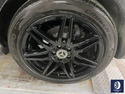 벤츠 V클래스 V300D 휠 상처 수리 후, 블랙 유광 휠도색 + 손상된 타이어 신품으로 교체 작업까지_! / 용인 처인구