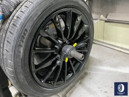 벤츠 GLE450 타 업체 잘못된 수리 도색 이력 / 기존 페인트 제거 (약품 박리) 후, 마차휠 블랙 유광 휠도색 + 레드 캘리퍼 도색 / 용인 처인구