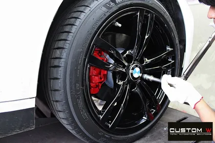 BMW 320i M패키지 블랙유광 휠도색 + 허브 방청 레드 캘리퍼 도색 / 용인 처인구