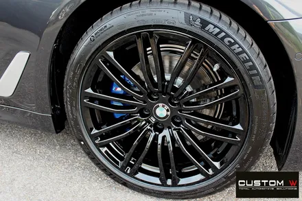 BMW G30 520d 신차 664M 블랙유광 휠도색 + 블루 캘리퍼 도색 / 용인 처인구